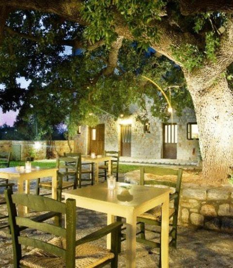 Vlyhada Guesthouse Pírgos Dhiroú Zewnętrze zdjęcie